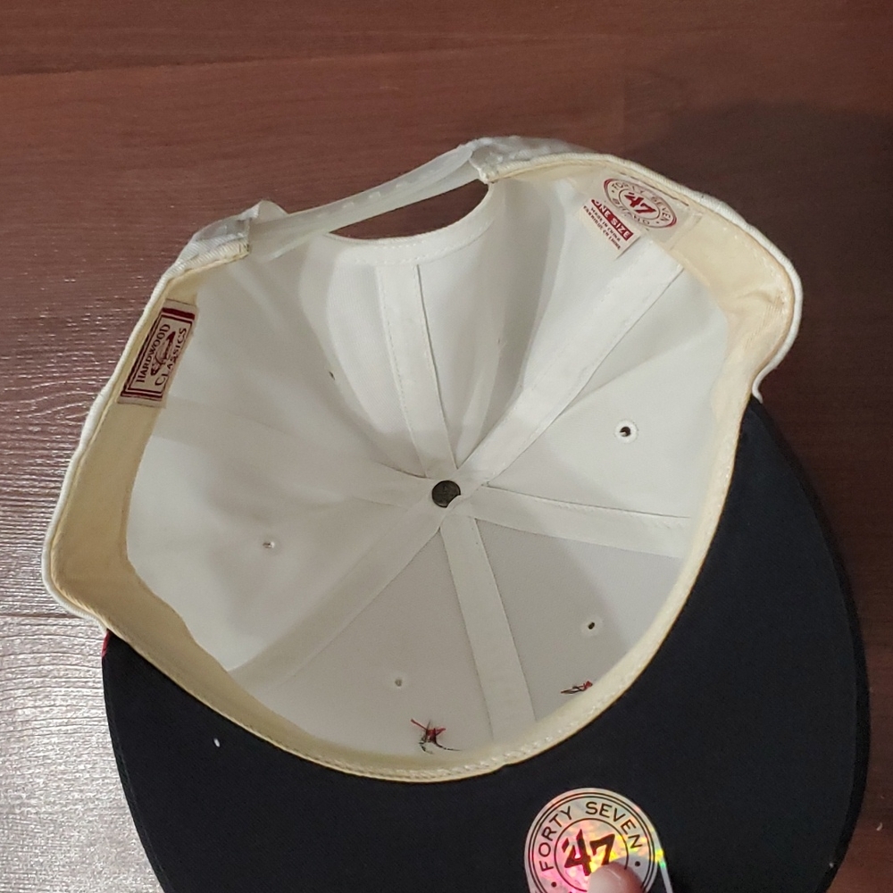 Bulls fitted hat - Picture 4 of 4